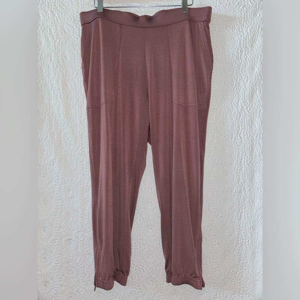 Lisa Rinna Collection Pull-On Jogger - Picture 2 of 7